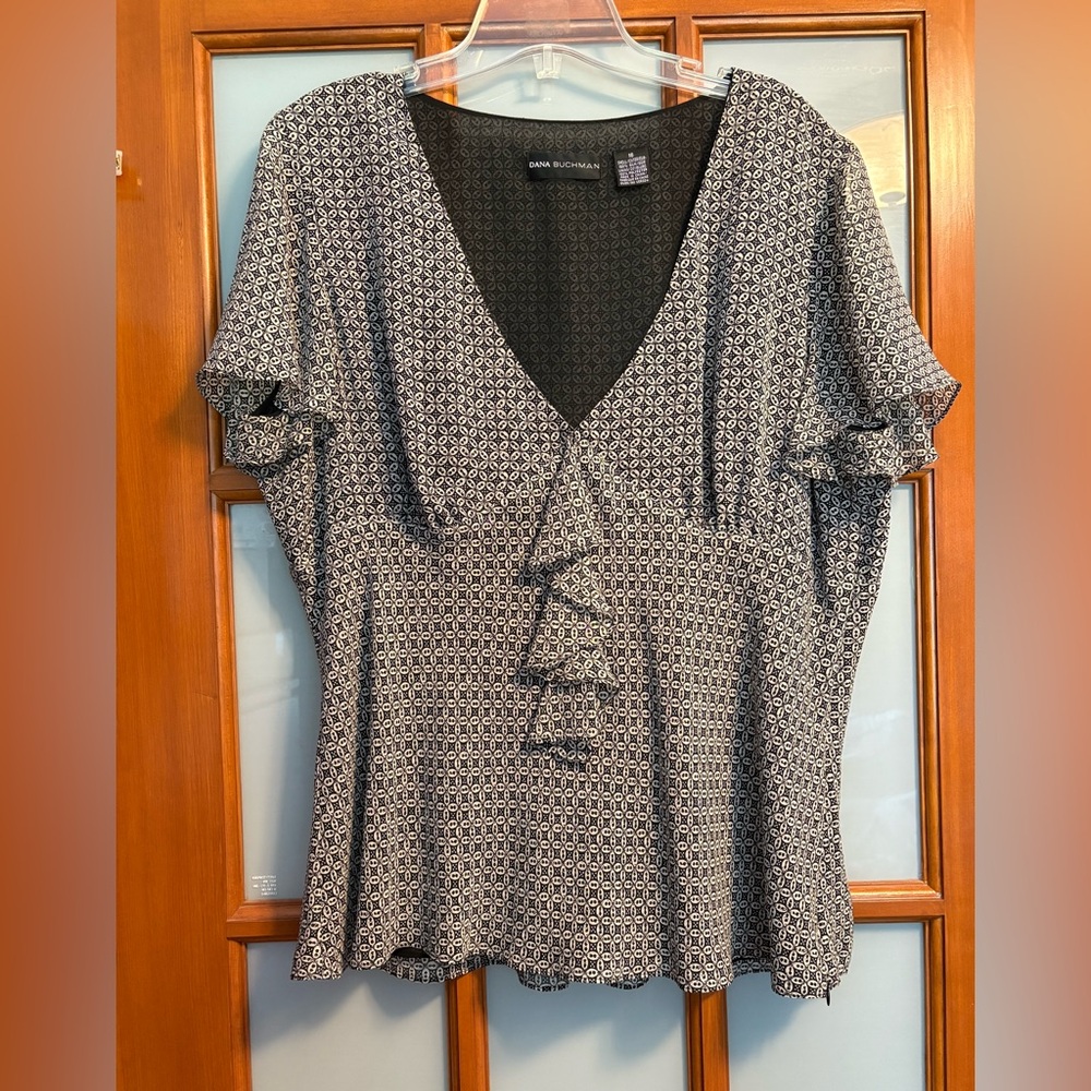 Dana Buchman Black and  Taupe Patterned Women's Silk Blouse Size 16